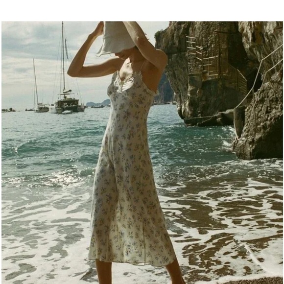 DOEN SANDIA DRESS - IN BLEU FROLICKING FLORAL - Picture 1 of 5